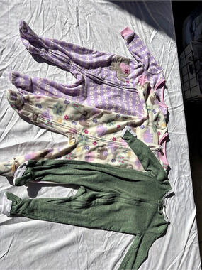 Cloud Island & Kids Floral Pajama Set in Green & Purple